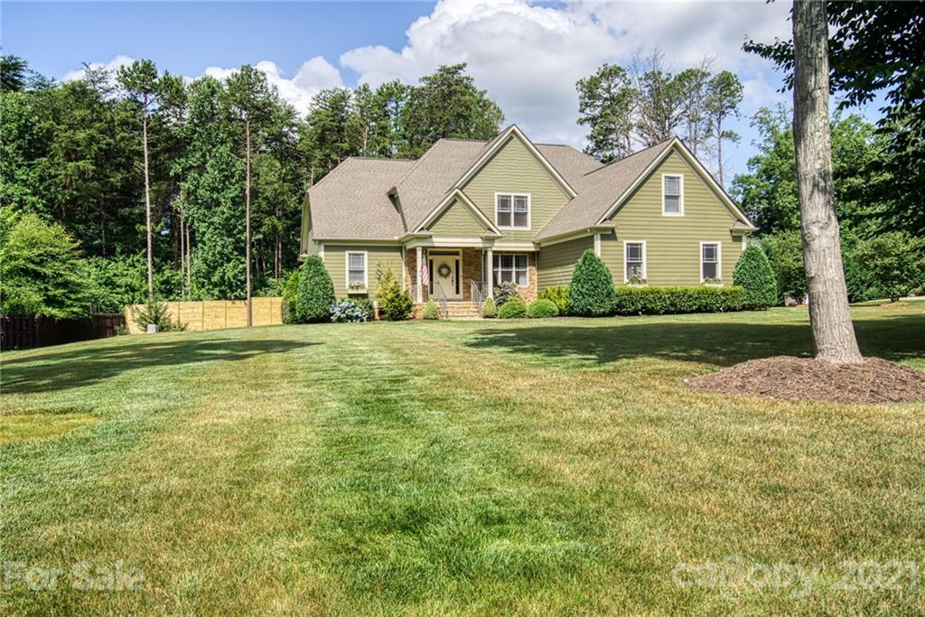 Property image 2 of 257 Woodstream Circle in Norman Woods, Mooresville, NC 28117