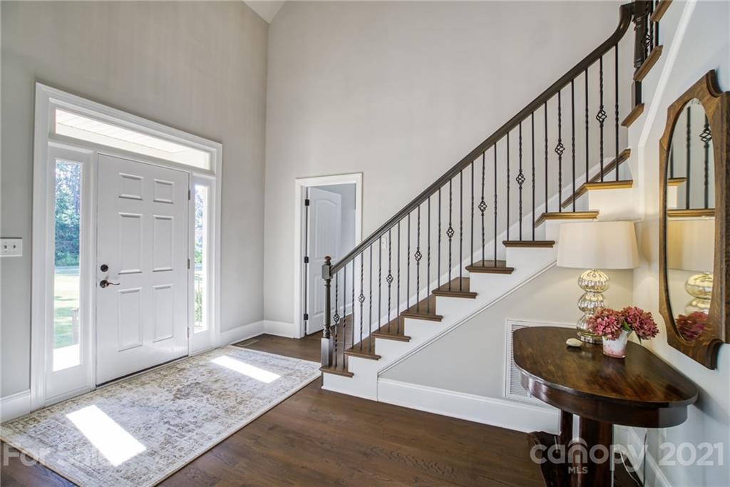 Property image 4 of 257 Woodstream Circle in Norman Woods, Mooresville, NC 28117