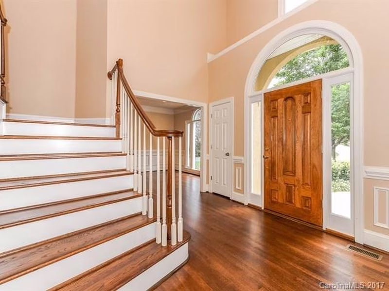 Property image 2 at 609 River Oaks Lane, Charlotte, NC 28226