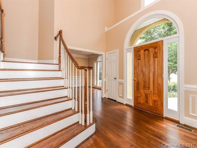 Property image 2 of 609 River Oaks Lane in Wimbledon, Charlotte, NC 28226