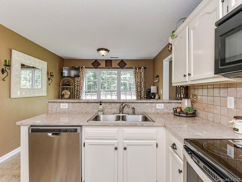 Property image 5 at 3131 Leicester Drive, Matthews, NC 28104