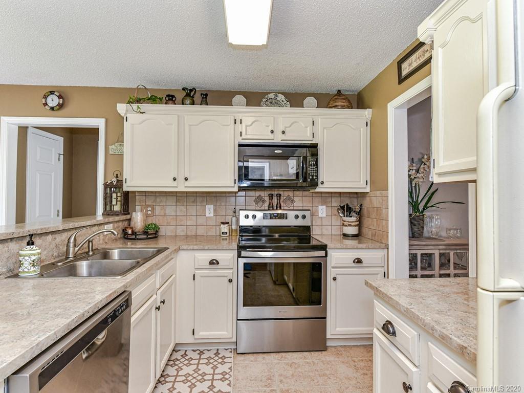 Property image 4 of 3131 Leicester Drive in Buckingham, Matthews, NC 28104