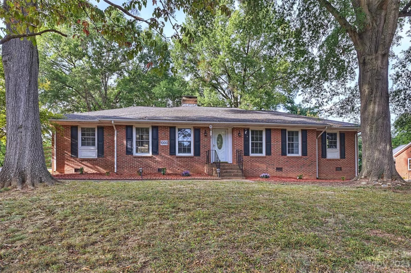1000 Creekbriar Avenue
