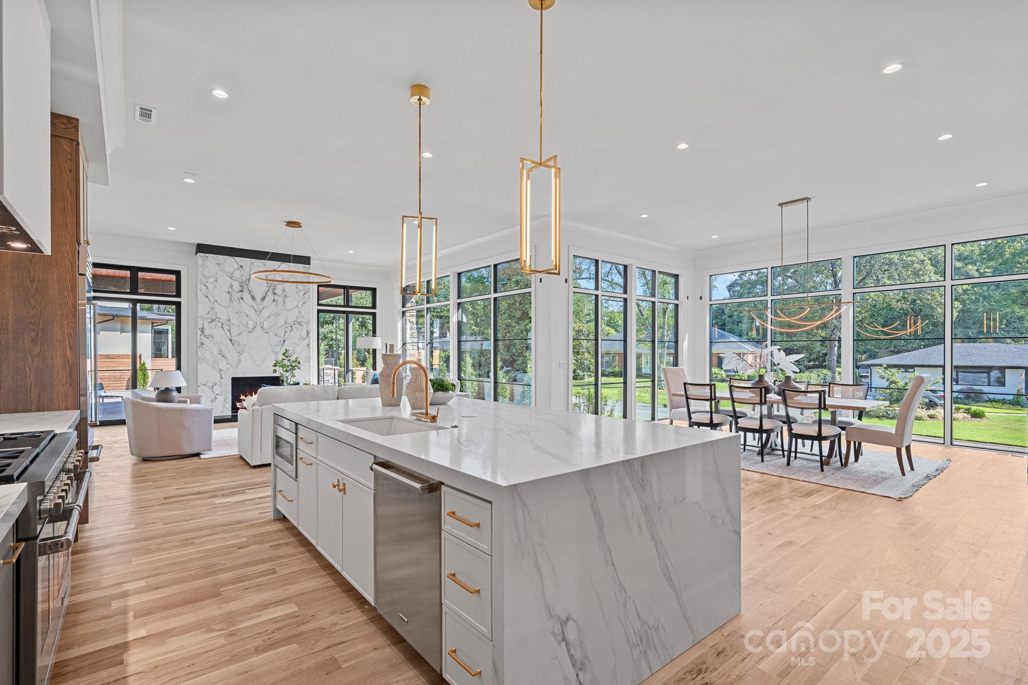 Property image 3 of 639 Edgemont Road in The Cloisters, Charlotte, NC 28211