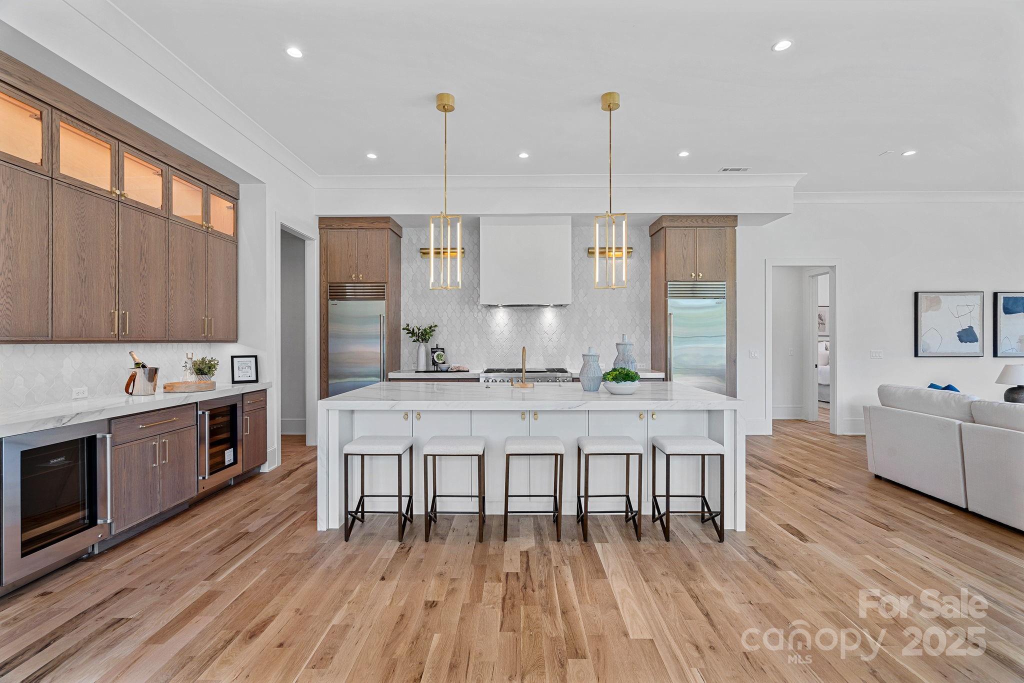 Property image 4 of 639 Edgemont Road in The Cloisters, Charlotte, NC 28211