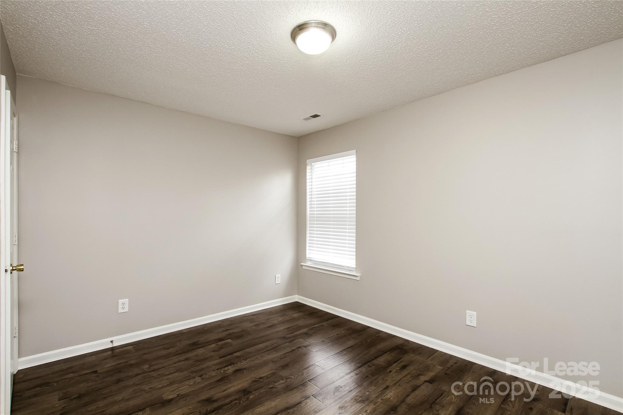 Property image 2 of 2232 Wexford Way in Taras Trace, Statesville, NC 28625