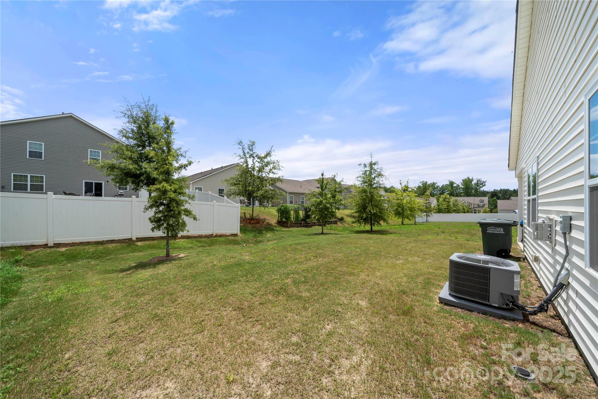 Property image 4 of 9037 Remnick Drive in Nolen Farm, Gastonia, NC 28056