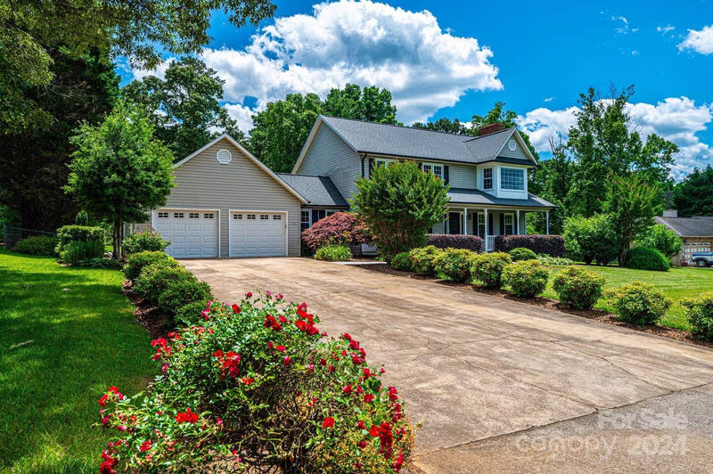 Property image 2 at 4044 Pinecrest Drive, Hickory, NC 28601