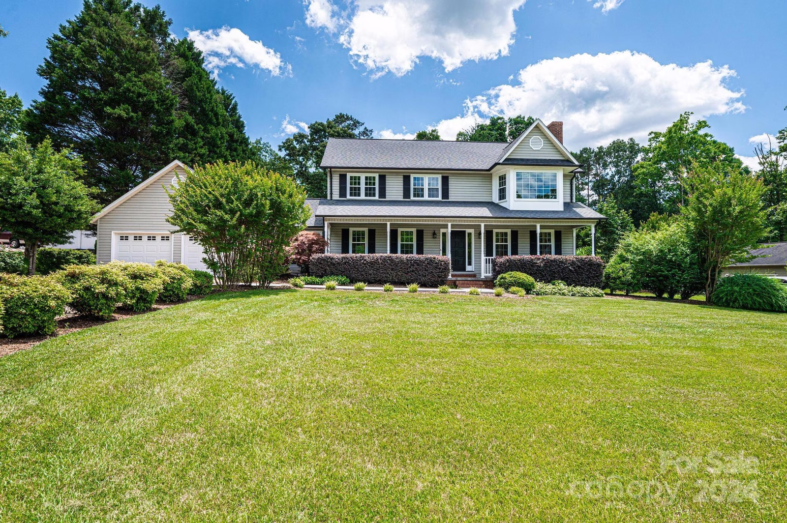 Property image 1 at 4044 Pinecrest Drive, Hickory, NC 28601