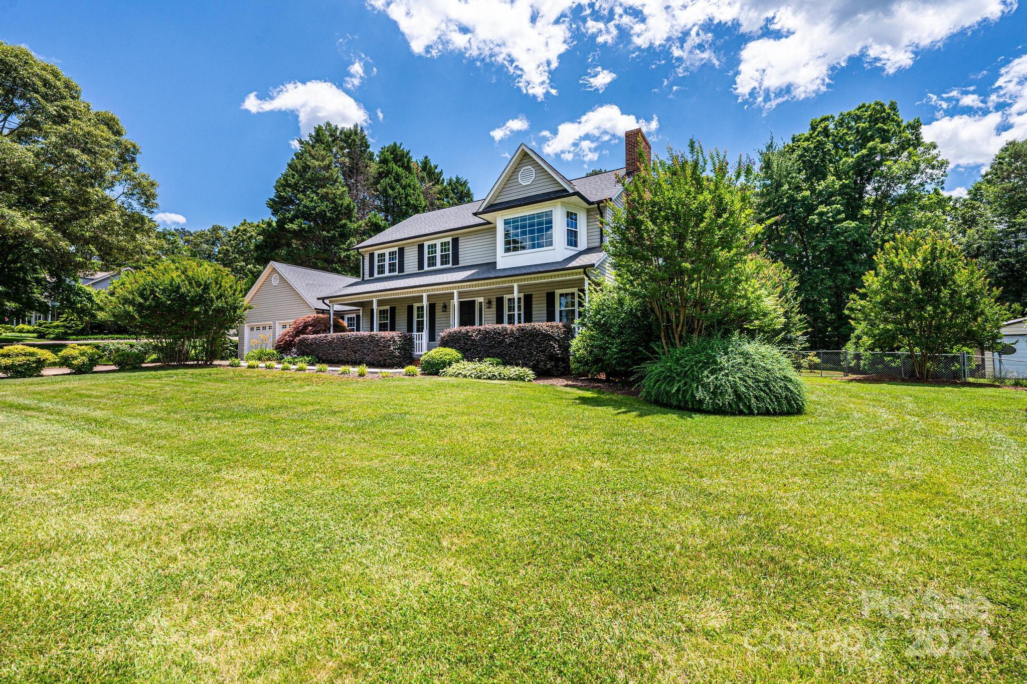 Property image 3 of 4044 Pinecrest Drive in Catawba Springs, Hickory, NC 28601