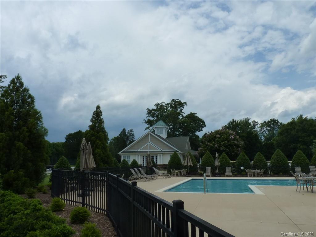 Property image 3 of 610 Laurel Valley Way in Crescent Golf and Country Club, Salisbury, NC 28144