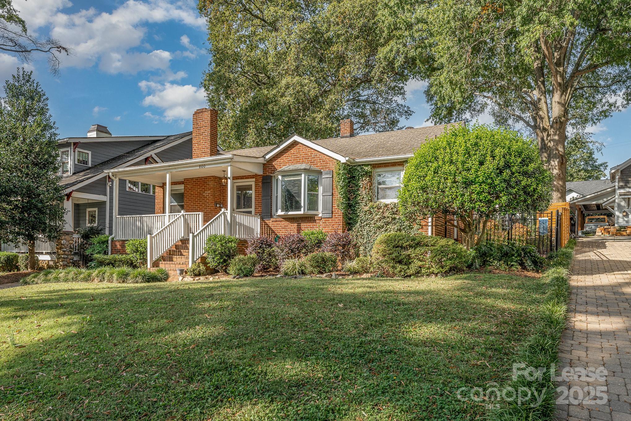 Property image 4 of 800 Mcdonald Avenue in Sunset Hills, Charlotte, NC 28203