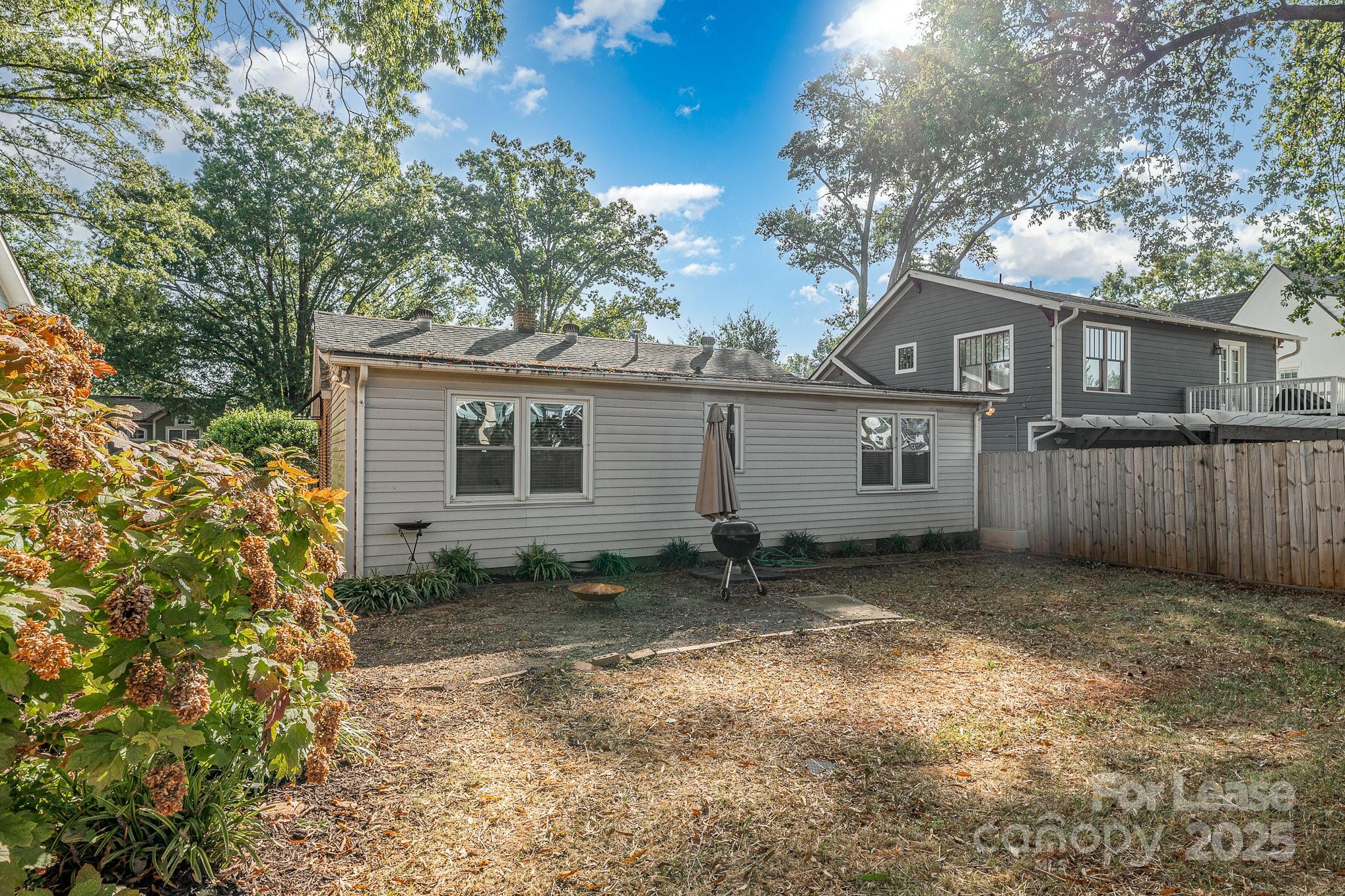 Property image 5 of 800 Mcdonald Avenue in Sunset Hills, Charlotte, NC 28203
