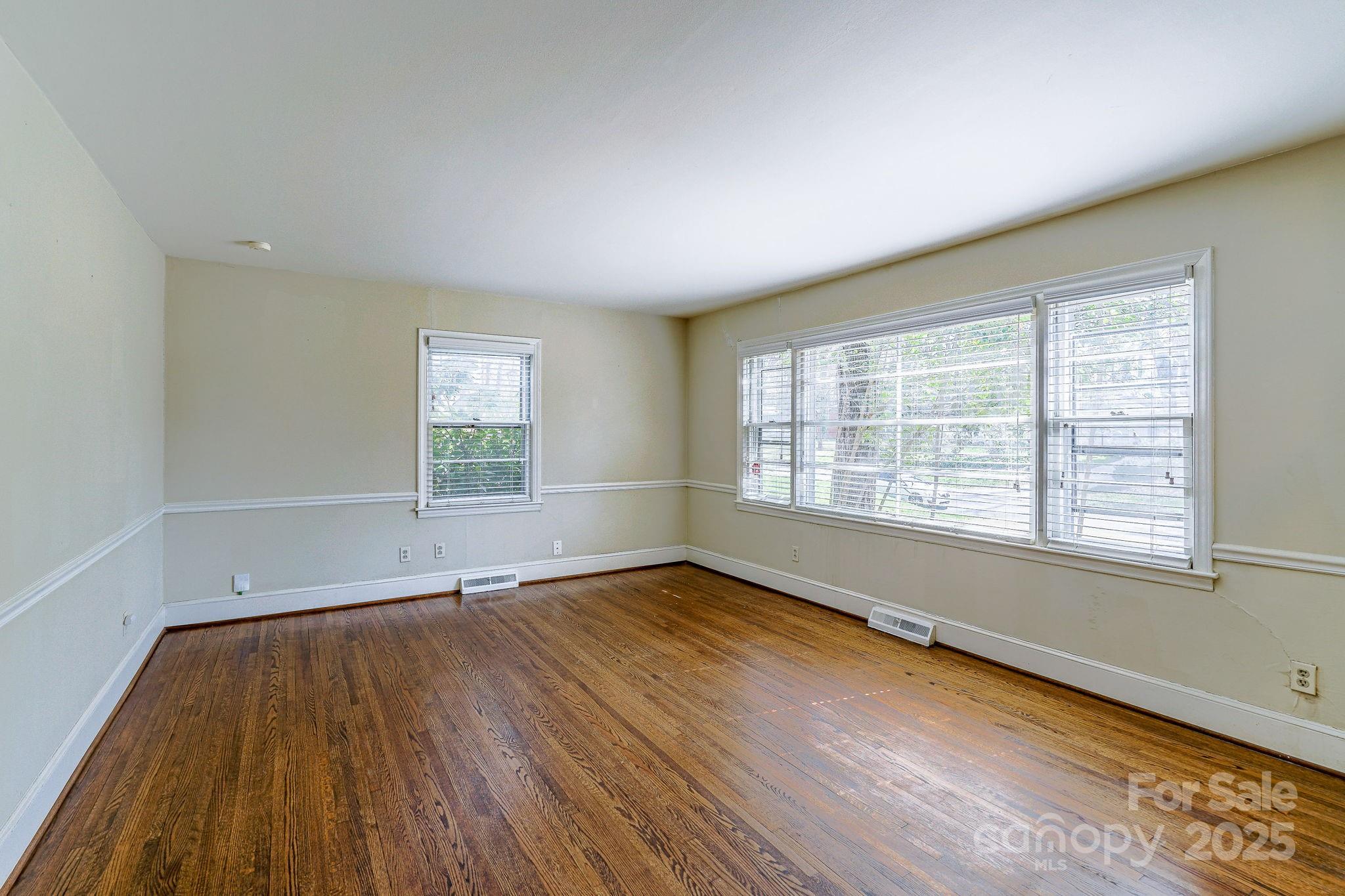 Property image 4 of 5536 Seacroft Road in Montclaire, Charlotte, NC 28210