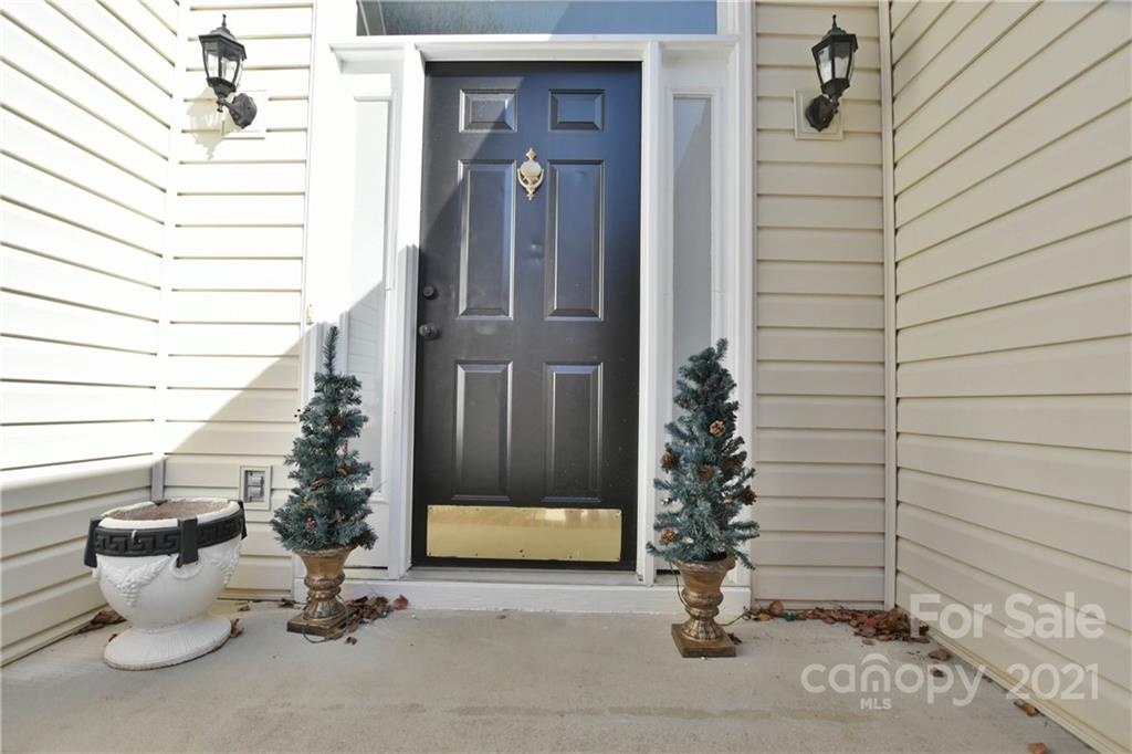 Property image 3 of 410 Tanner Commons Lane in Tanner Commons, Rock Hill, SC 29732
