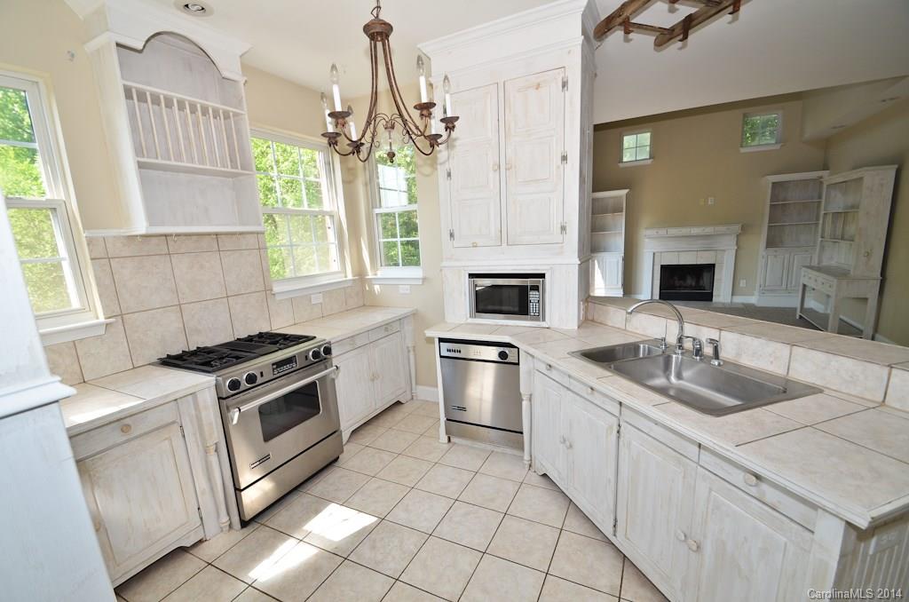 Property image 3 of 505 River Oaks Lane in Wimbledon, Charlotte, NC 28226