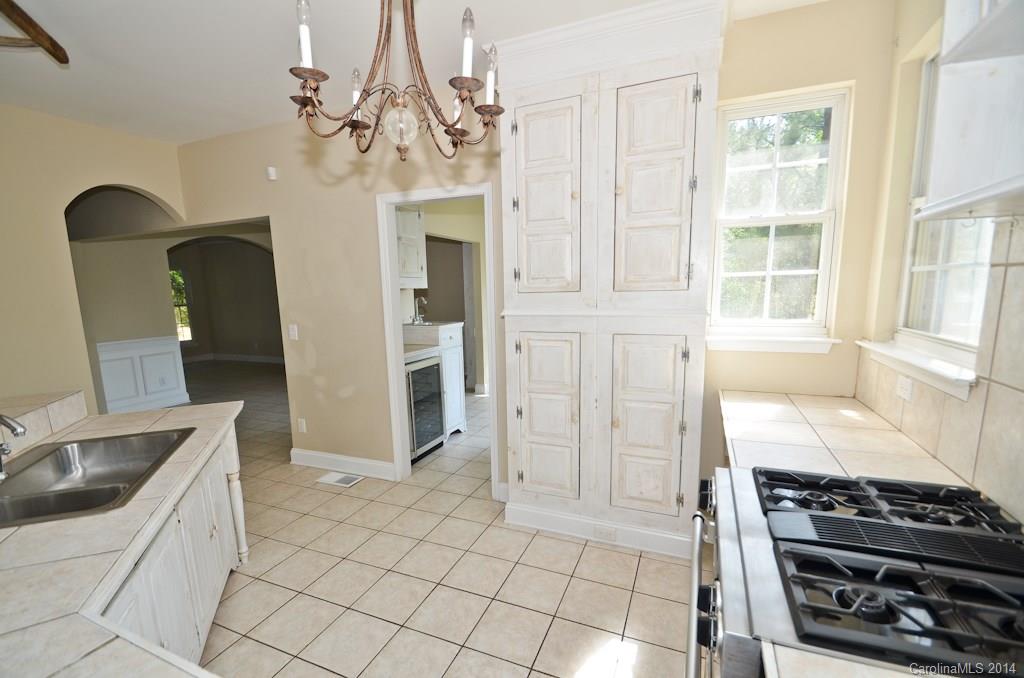 Property image 4 of 505 River Oaks Lane in Wimbledon, Charlotte, NC 28226