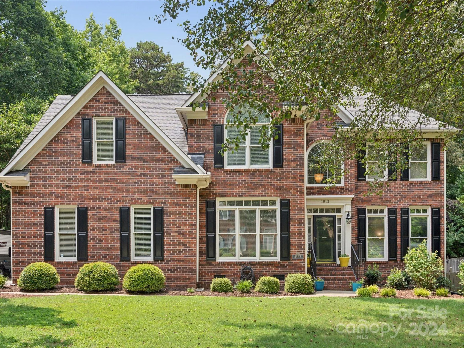 Property image 1 at 1012 Kendall Knoll Court, Matthews, NC 28105