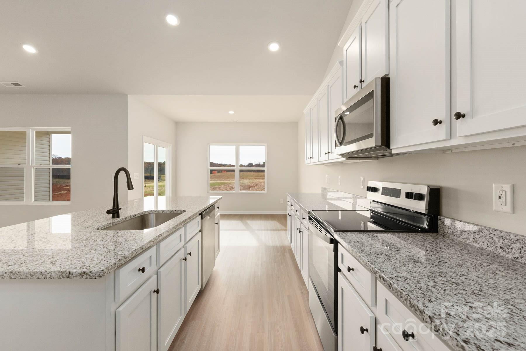 Property image 4 of 3375 Fox Hall Drive in Stagecoach Station, Gastonia, NC 28052