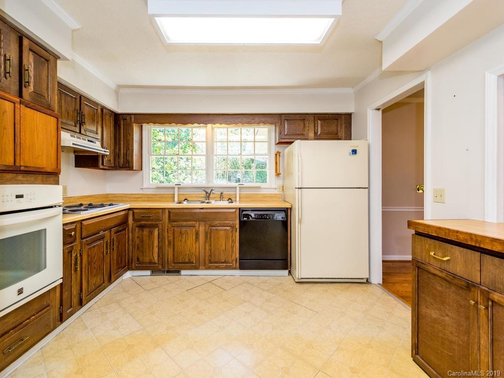 Property image 5 of 209 Lichen Lane in Tamarac, Hendersonville, NC 28791