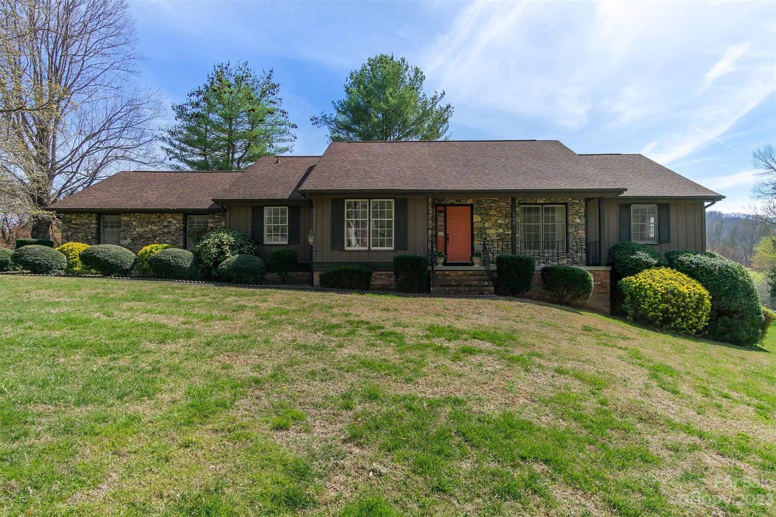 Property image 1 at 117 Larchmont Drive, Hendersonville, NC 28791