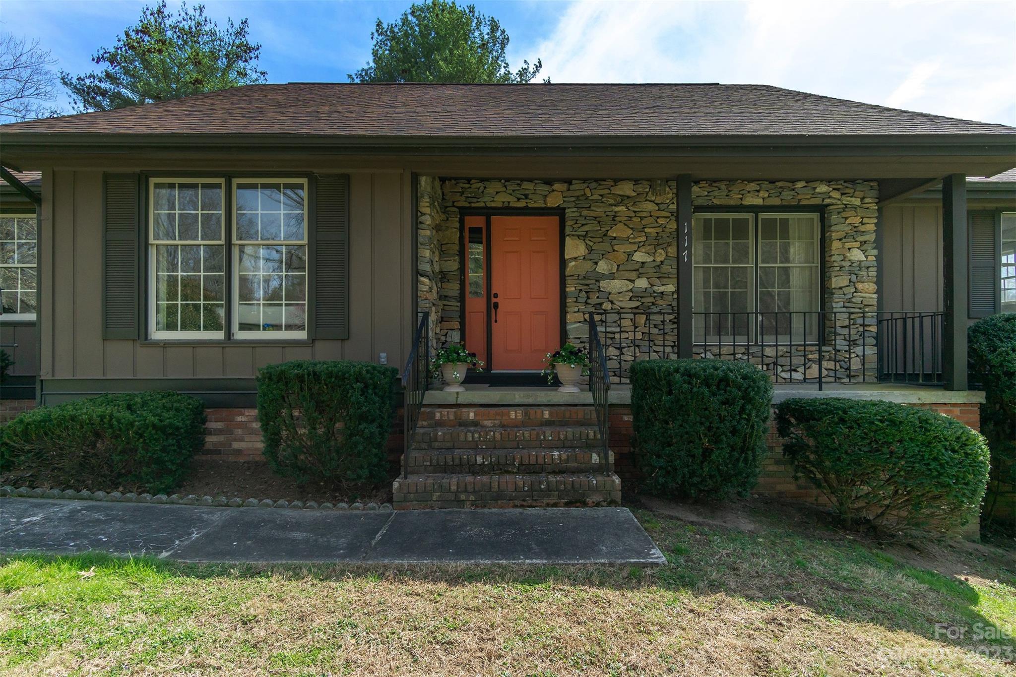 Property image 5 of 117 Larchmont Drive in TAMARAC, Hendersonville, NC 28791