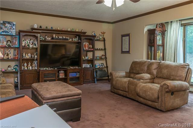 Property image 4 of 3001 Chestnut Tree Road in Hickory Hill, Hendersonville, NC 28792