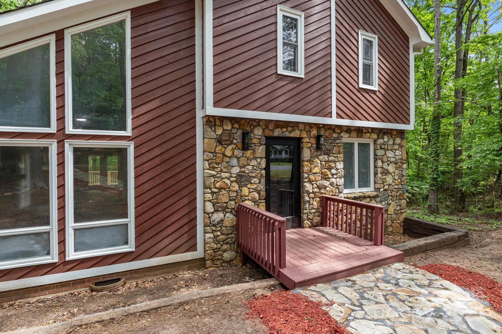 Property image 2 of 2701 Wimbledon Drive in Southampton, Gastonia, NC 28056