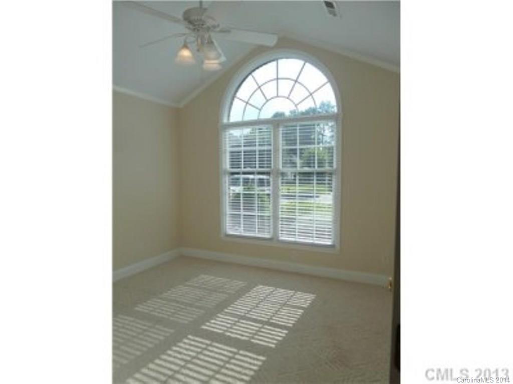 Property image 3 of 1542 Elkhart Circle in Hoffman Place, Gastonia, NC 28054