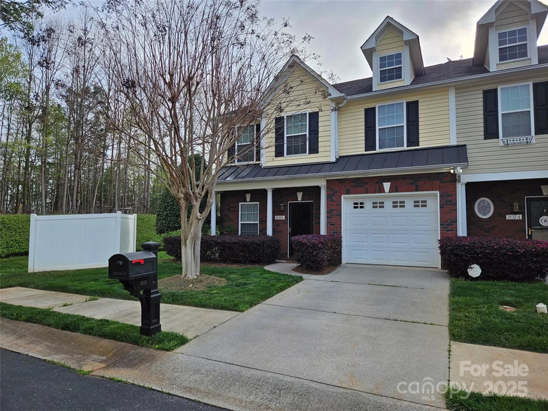 Braxton Gate Townhomes, Hickory Community