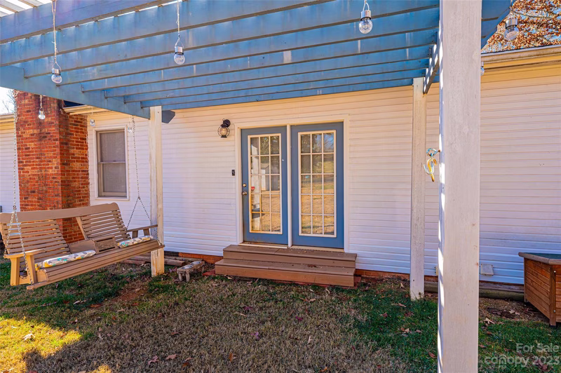 Property image 4 at 1694 Magnum Road, Hickory, NC 28602