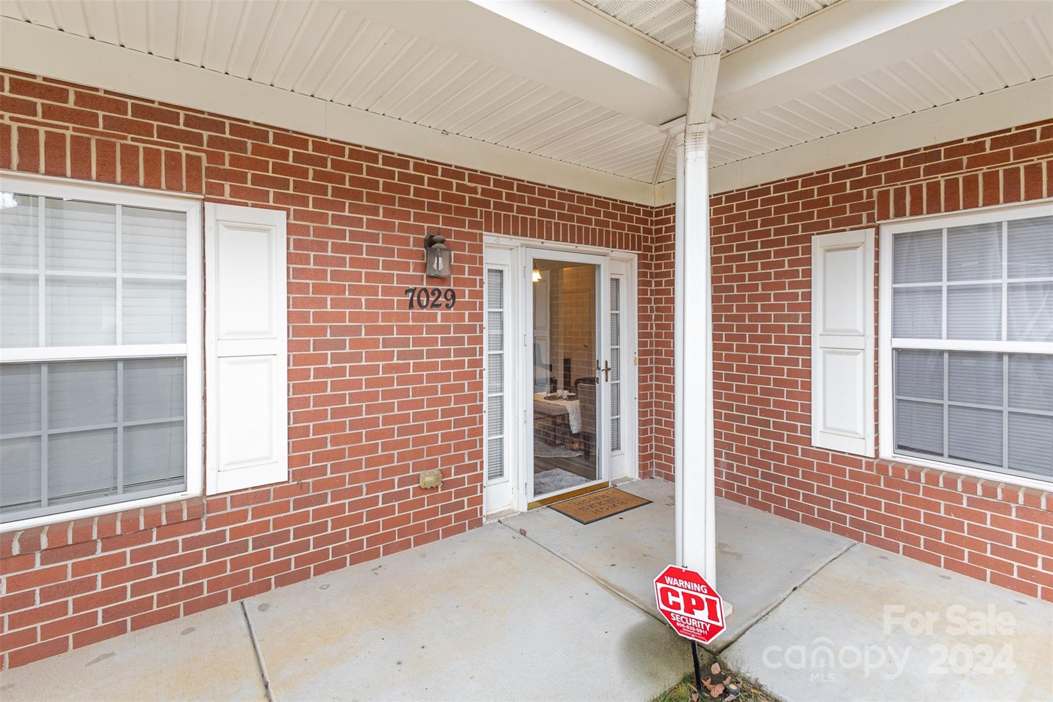 Property image 2 of 7029 Somerset Springs Drive in Somerset Springs, Charlotte, NC 28262