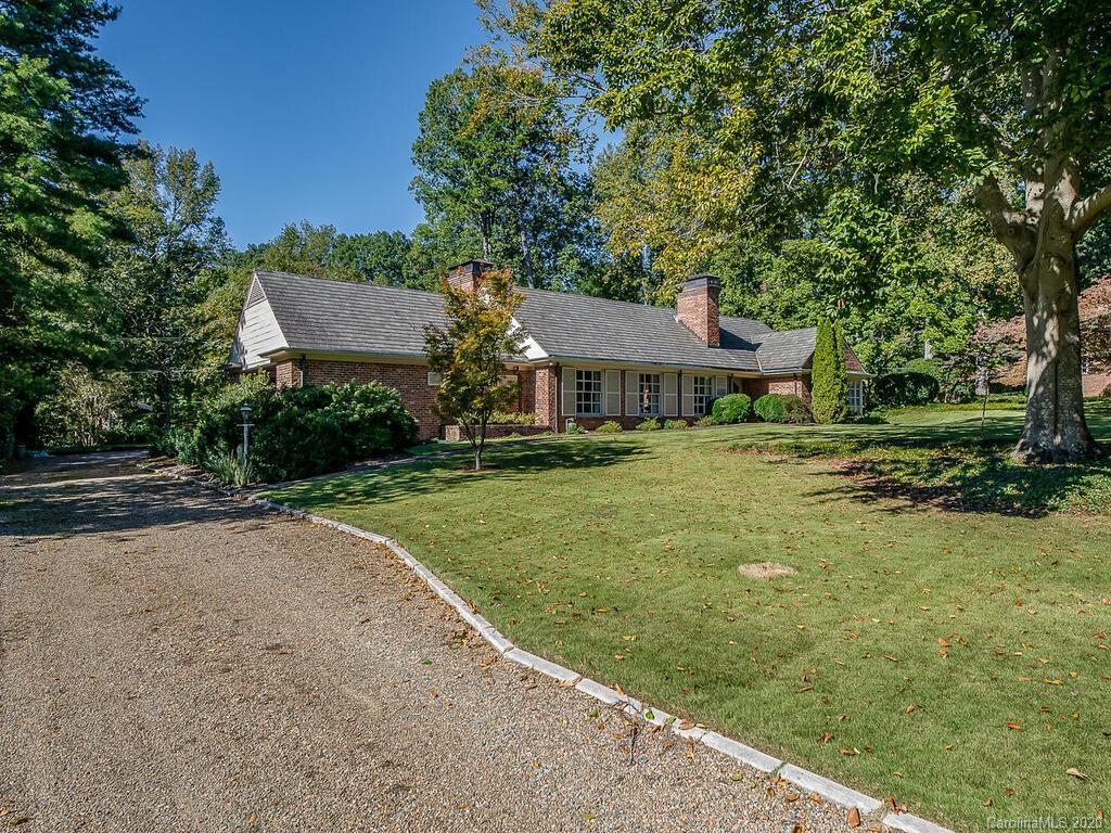 Property image 4 of 2412 Cloister Drive in The Cloisters, Charlotte, NC 28211