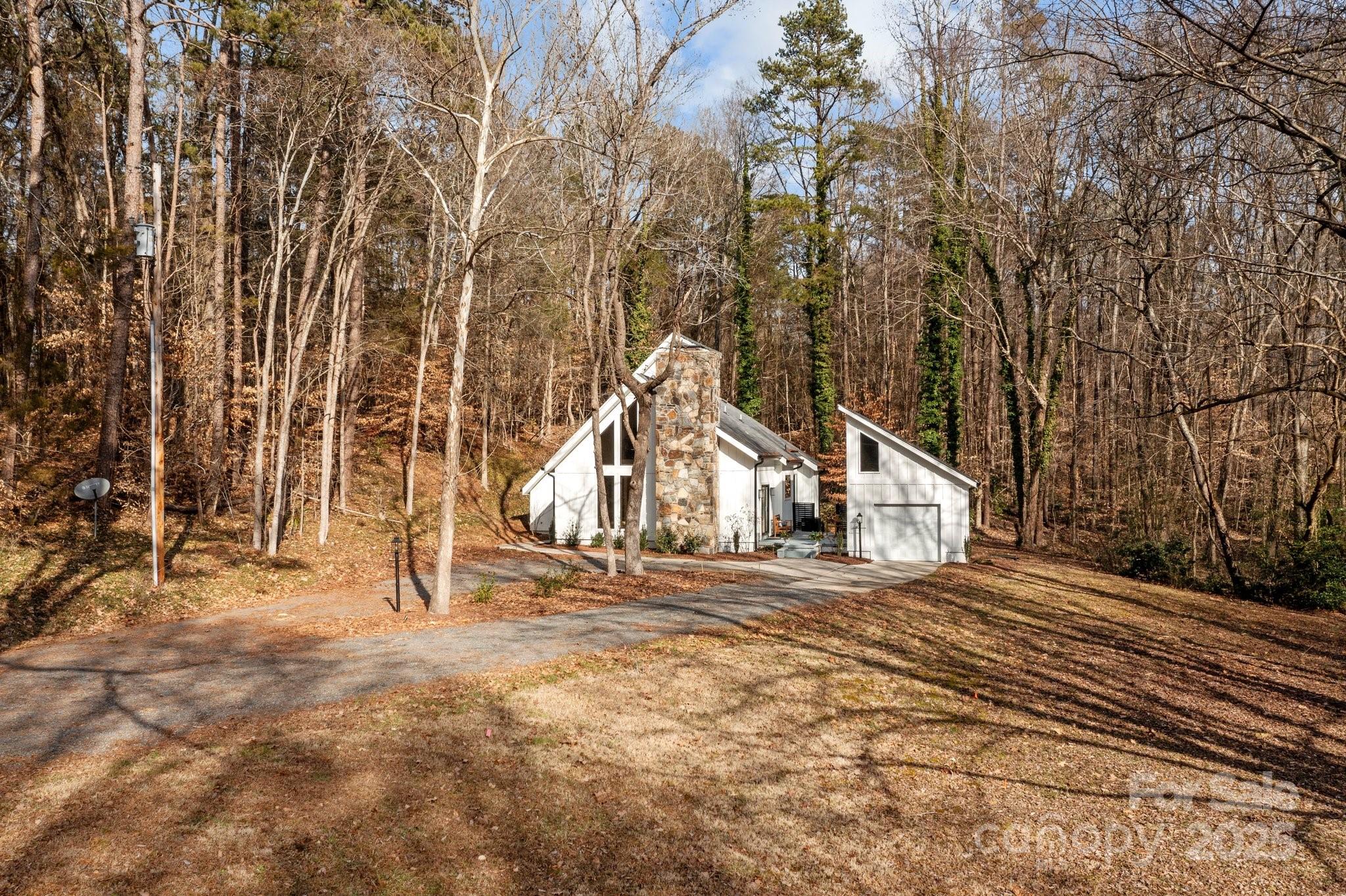 Property image 2 of 950 Lenhaven Street in Brafford Farms, Concord, NC 28025
