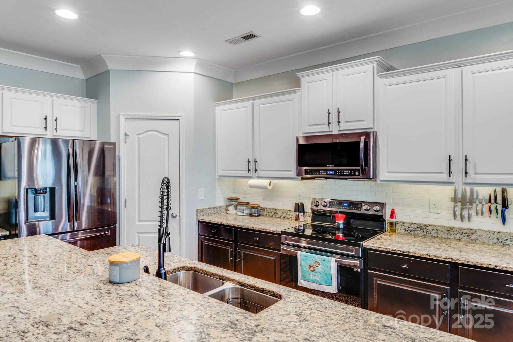 Property image 4 of 2024 Houndscroft Road in Fieldstone Farm, Indian Trail, NC 28079