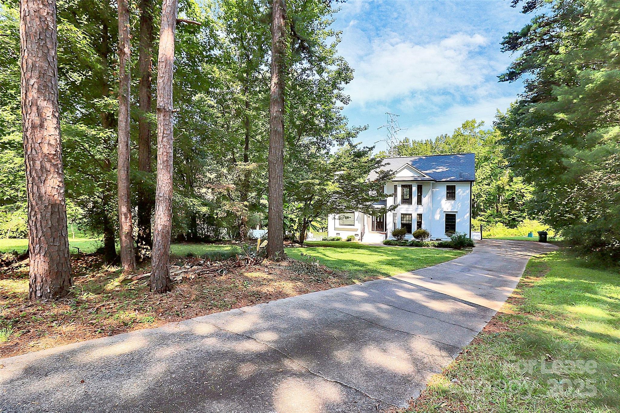 Property image 3 of 14301 Hackamore Drive in Windrow Ii, Matthews, NC 28105