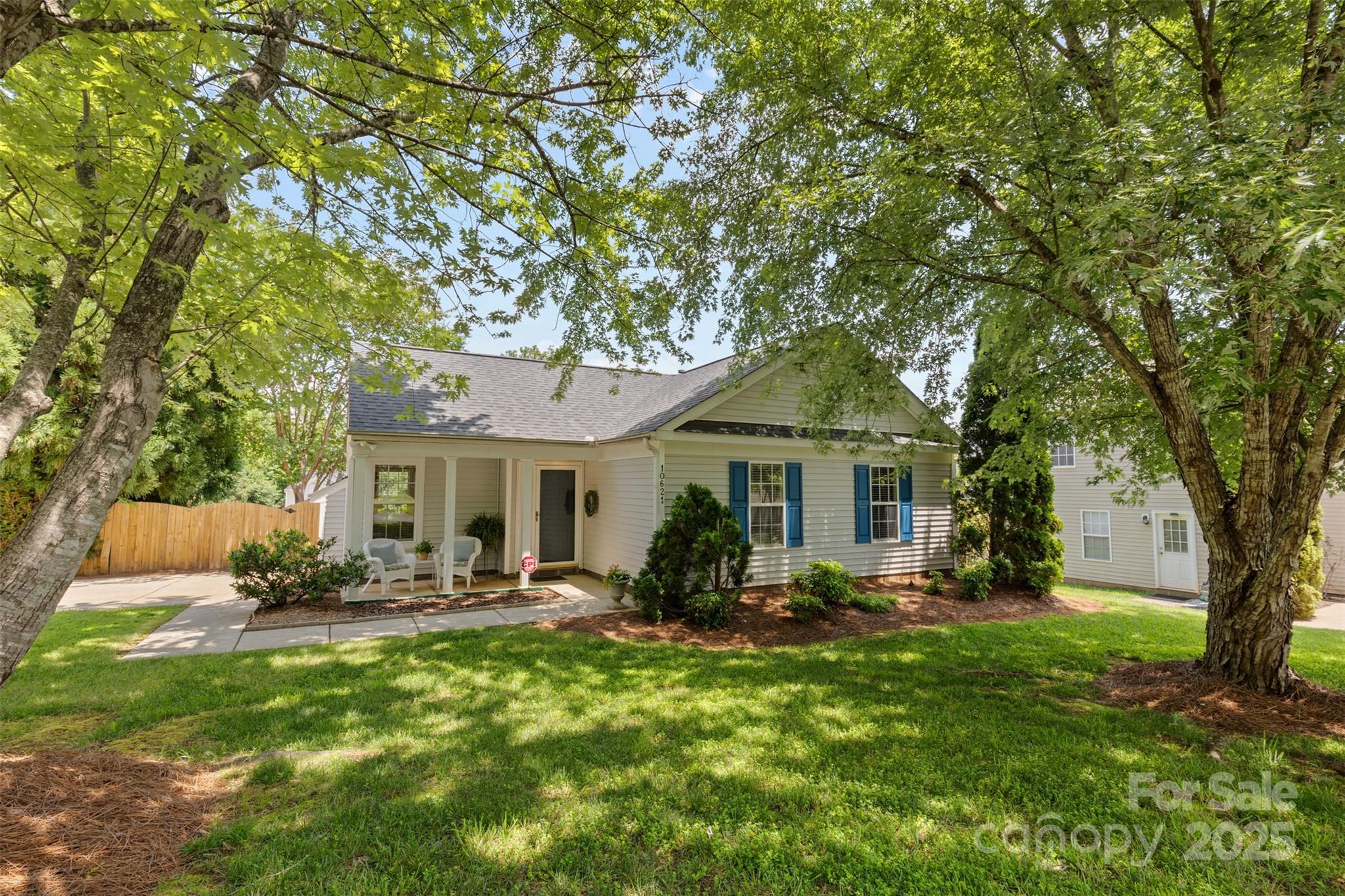 Property image 2 of 10621 Glenmac Road in Turtle Rock, Charlotte, NC 28215