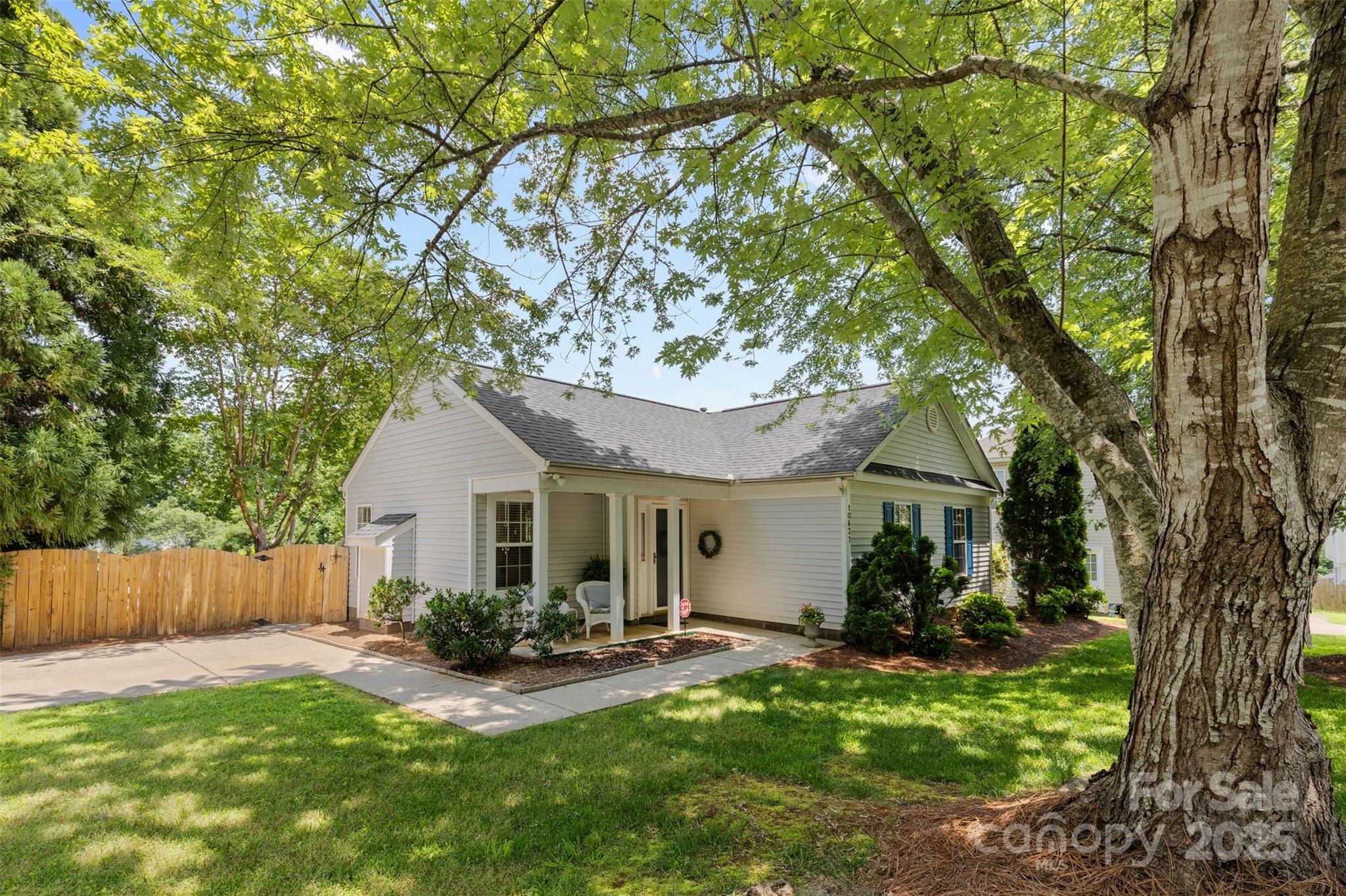 Property image 3 of 10621 Glenmac Road in Turtle Rock, Charlotte, NC 28215