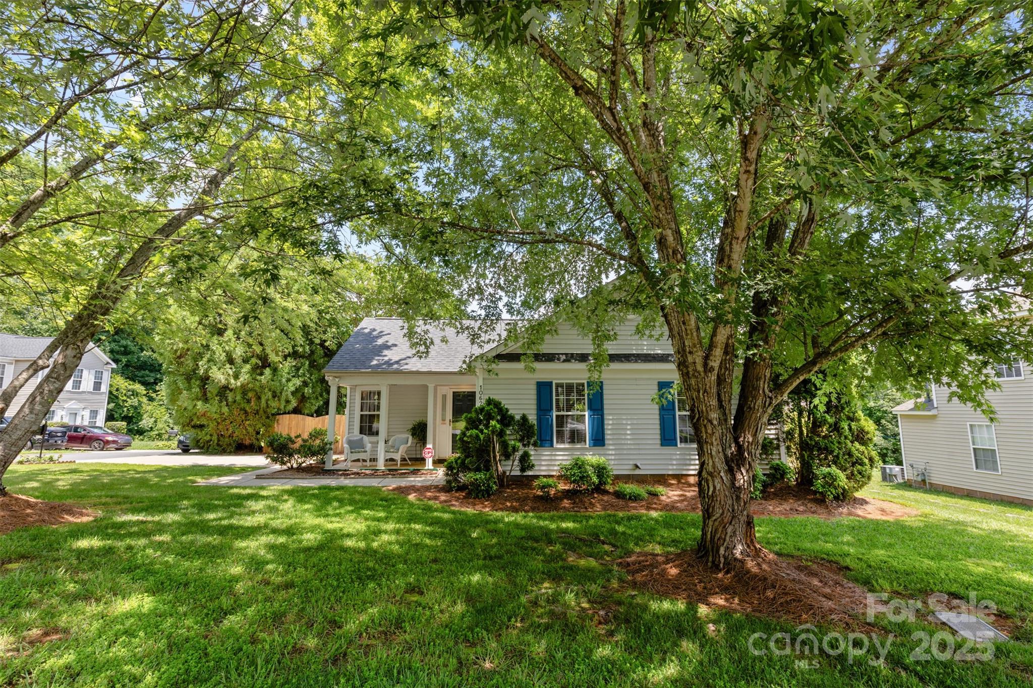 Property image 4 of 10621 Glenmac Road in Turtle Rock, Charlotte, NC 28215