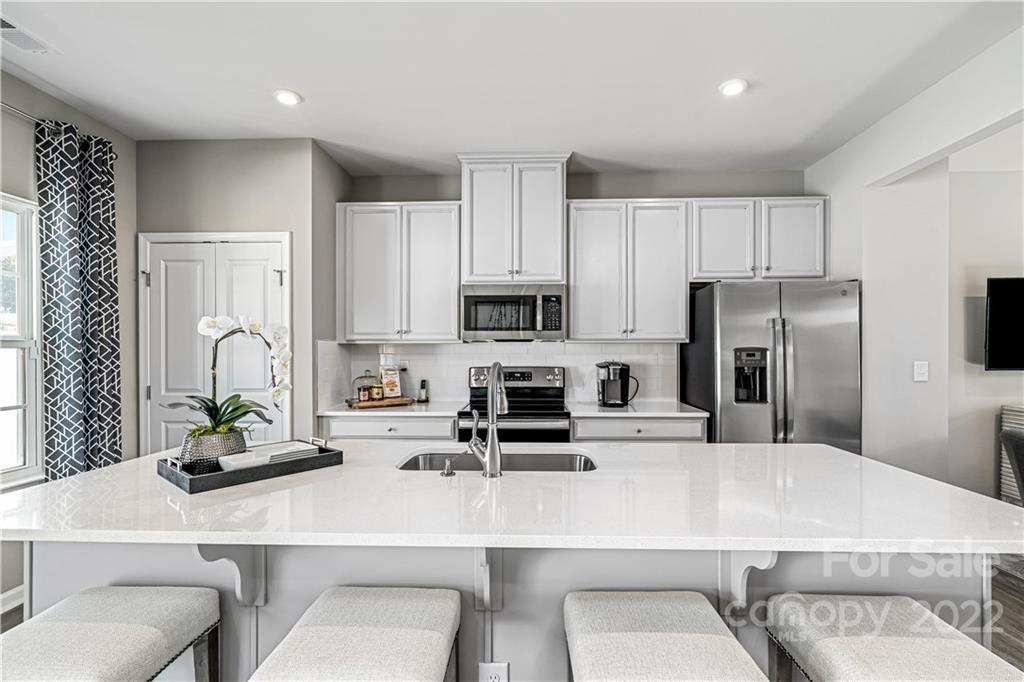 Property image 3 of 2150 Julia Nicole Lane in Tupelo, Gastonia, NC 28054