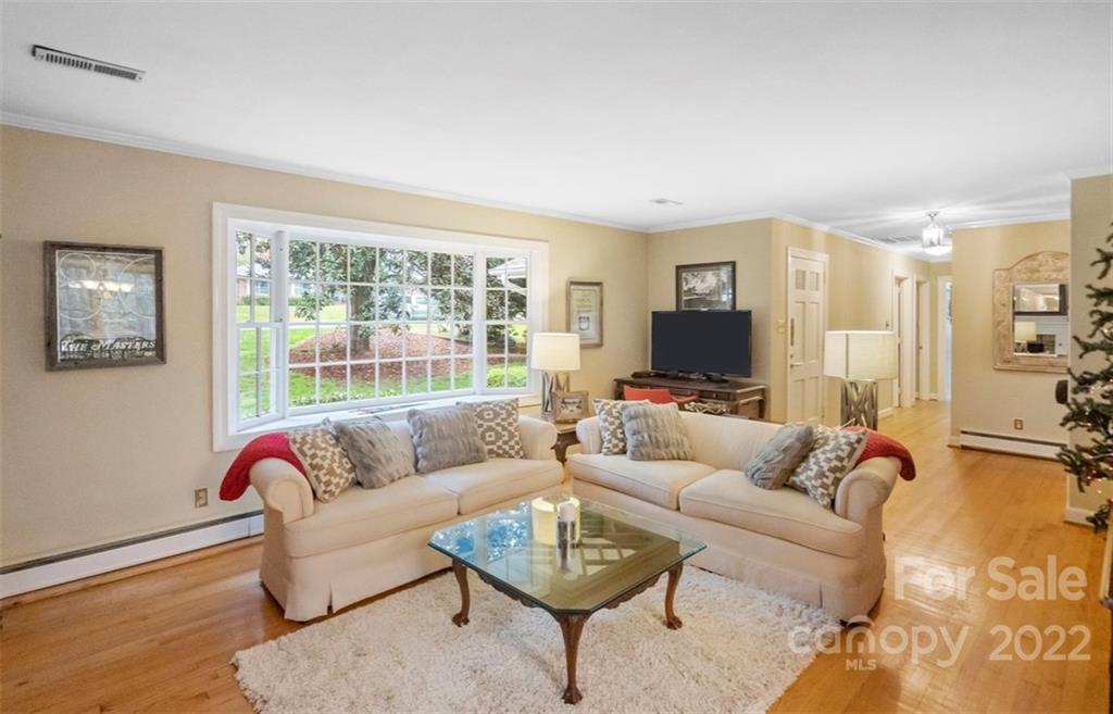 Property image 5 of 1408 E Colonial Drive in Milford Hills, Salisbury, NC 28144
