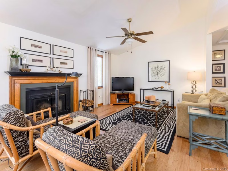 Property image 3 at 75 Hollybrook Drive, Asheville, NC 28803