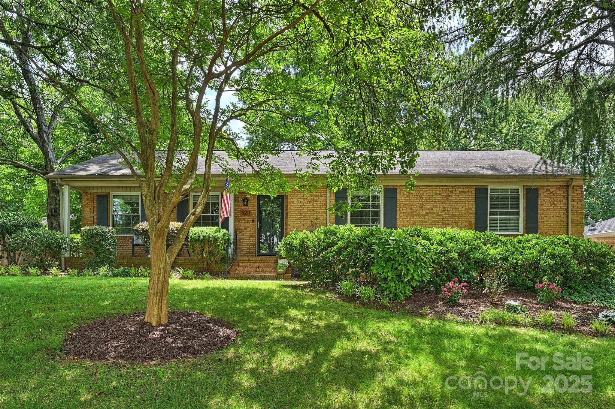 Property image 2 of 5211 Londonderry Road in Madison Park, Charlotte, NC 28210