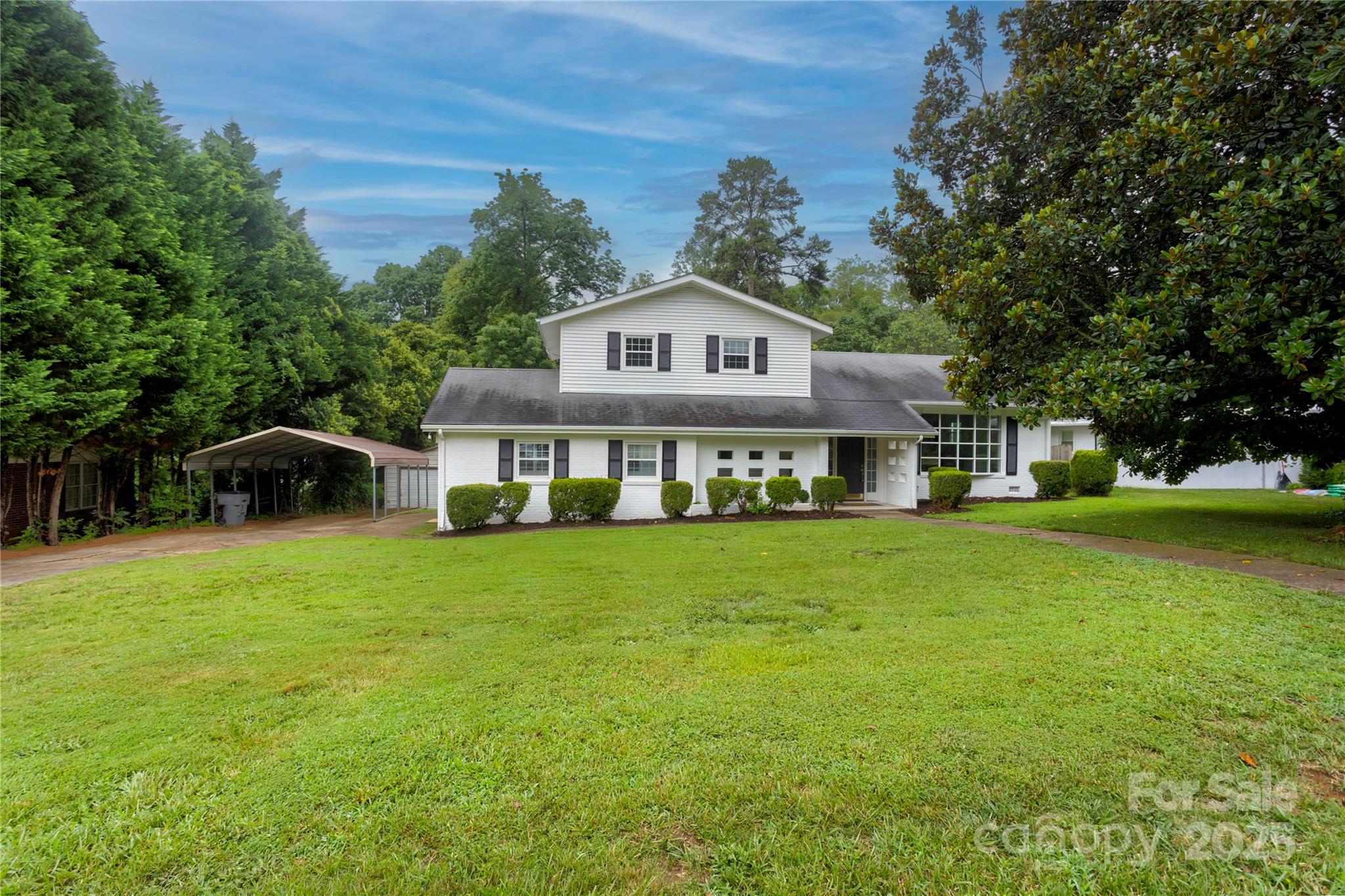 Property image 2 of 303 Odell Street in Brookdale, Kannapolis, NC 28083