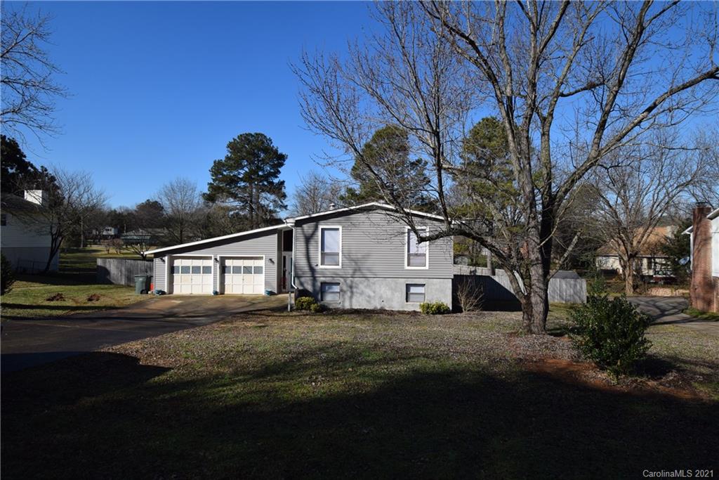 Property image 2 of 2409 Hoffman Street in Robinson Heights, Gastonia, NC 28054