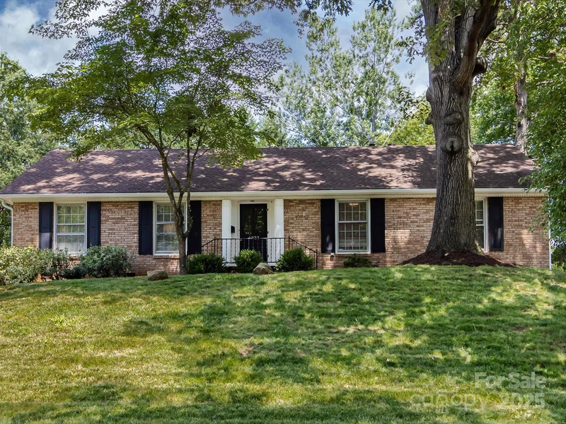 6922 Woodstock Drive