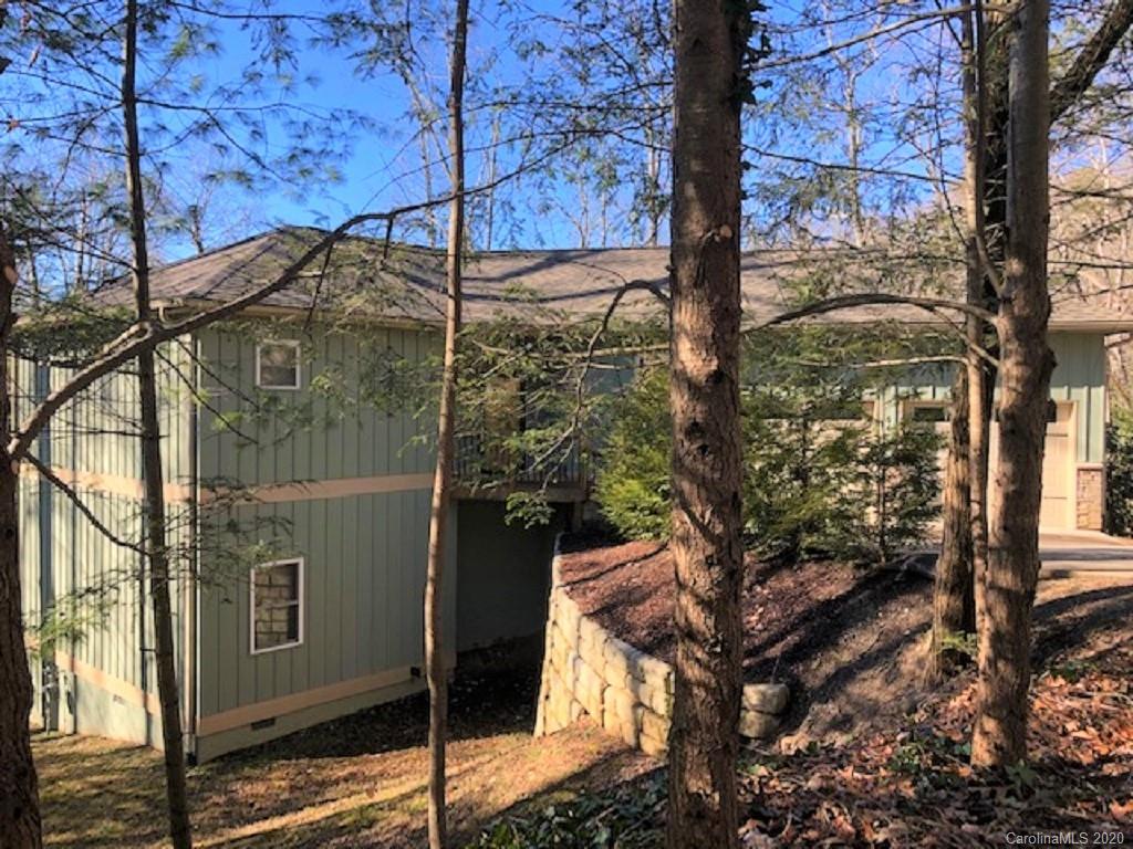 Property image 2 of 56 Wake Robin Place in Timber Creek, Hendersonville, NC 28739