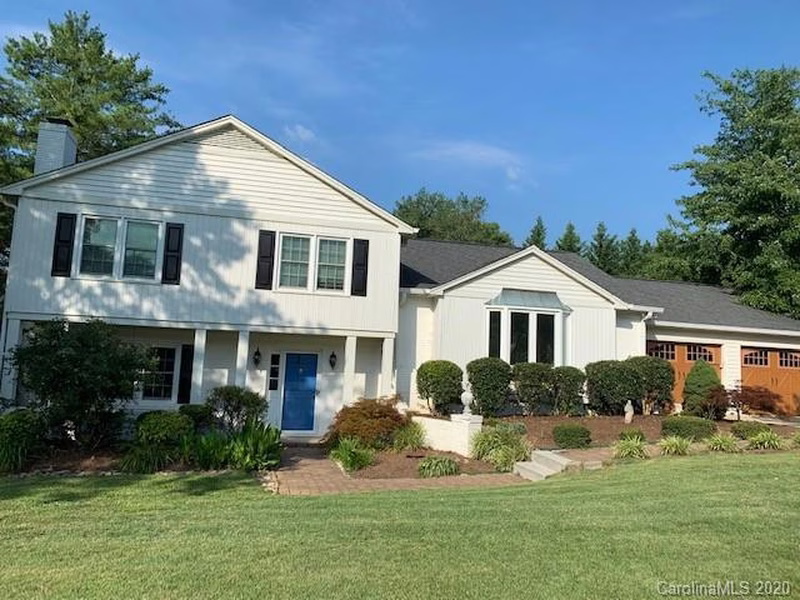 3425 Sherwood Circle