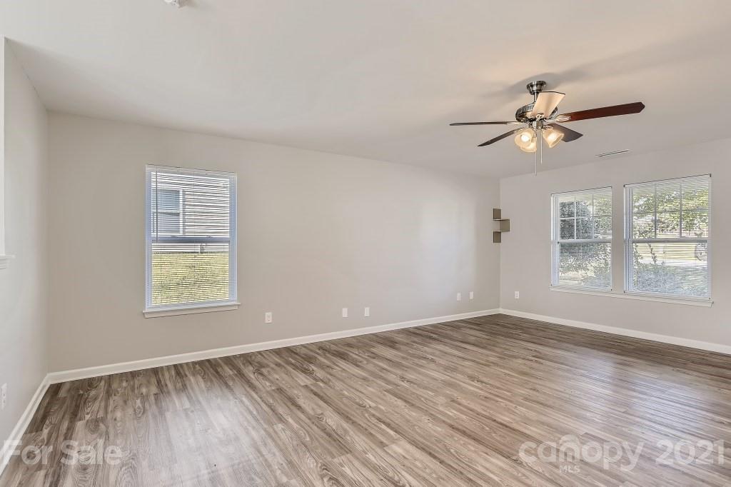 Property image 5 of 1426 Commonwealth Avenue in Valleybrook, Statesville, NC 28677