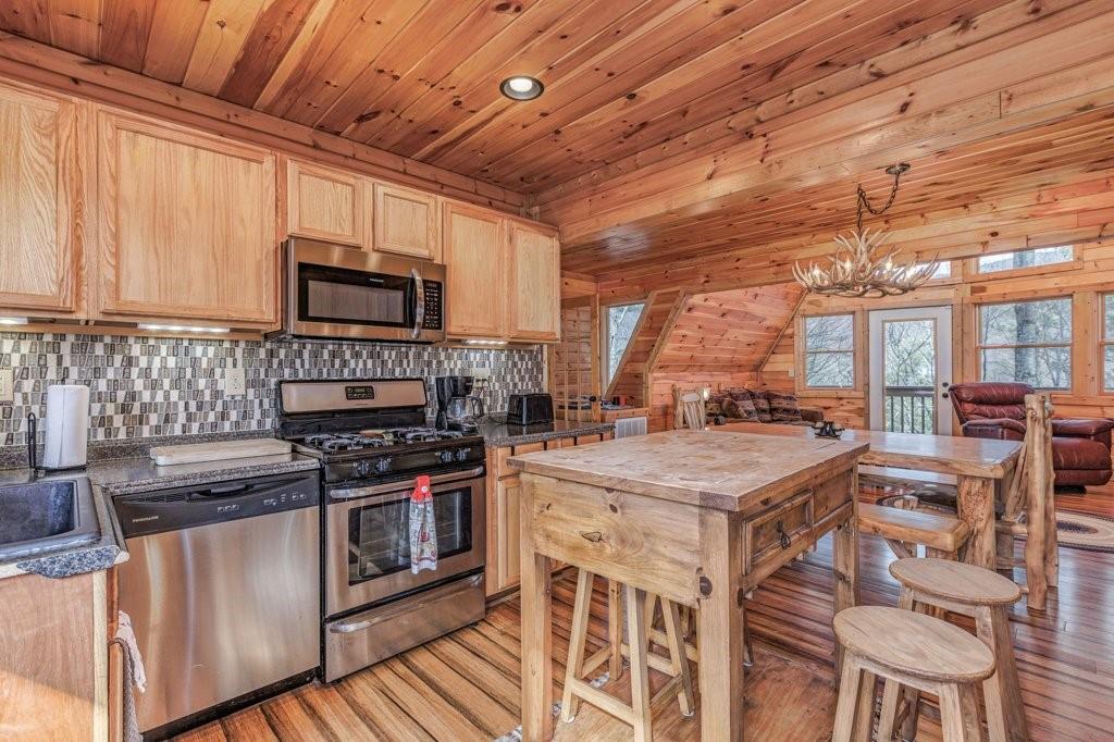 Property image 5 of 89 Overlook Drive in Bear Den Acres, Spruce Pine, NC 28777